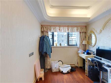 鸿威海怡湾畔花园-次卧