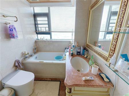 鸿威海怡湾畔花园-卫生间