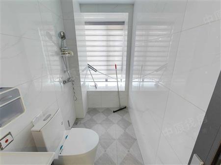 尖岗山壹号花园-卫生间