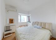 布吉中心花园-主卧