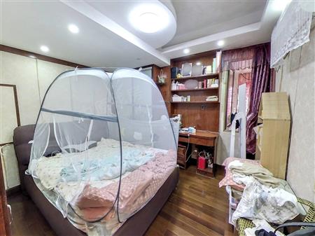 新港鸿花园-次卧