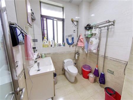 新港鸿花园-卫生间