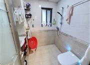 新港鸿花园-卫生间