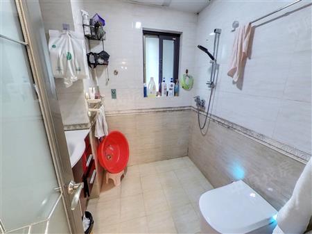 新港鸿花园-卫生间