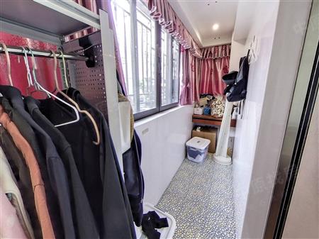 新港鸿花园-阳台