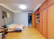 天悦湾花园-主卧