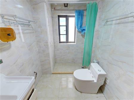 四季山水花园-卫生间