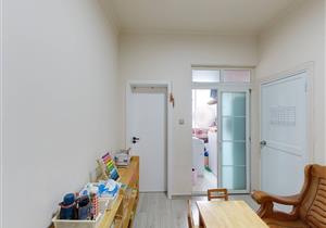 莲花一村，新上朝南两房，户型实用，装修新，诚心出售