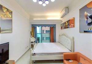 位于春风路佳宁娜广场旁细致的周到酒店式服务