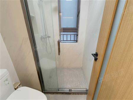 卓越荣津瀚海湾名庭-卫生间