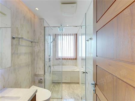 半岛城邦花园三期-卫生间