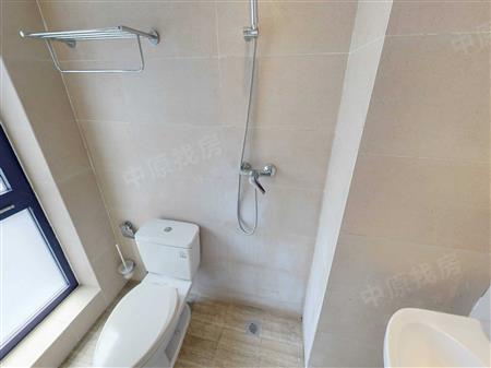 半岛城邦花园三期-卫生间