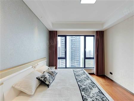 半岛城邦花园三期-次卧