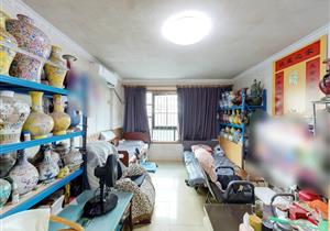 地铁口，深中梅香书包，户型方正实用，配套完善