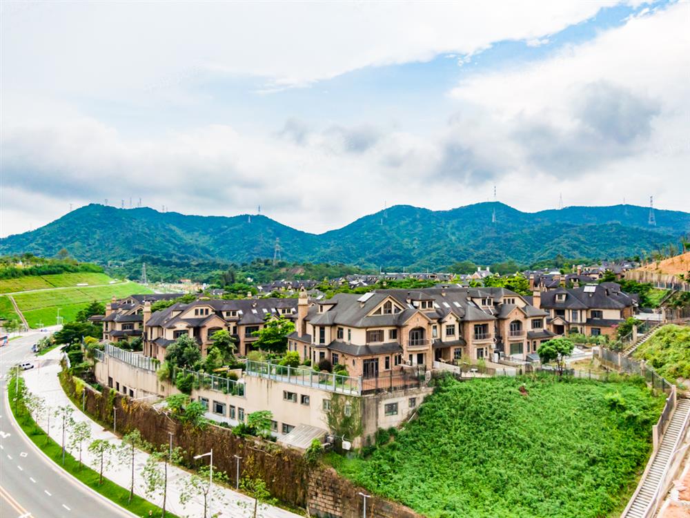 【深圳莱蒙水榭山花园一期(莱蒙水榭山花园)小区】龙华梅林关莱蒙水榭